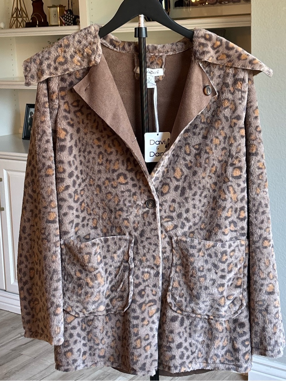 DAVI & DANI Reversible Tan and Leopard Jacket